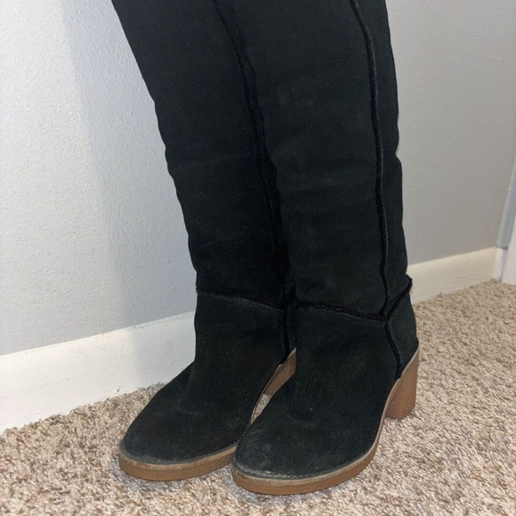 UGG Women Kasen Tall Waterproof Sheepskin Lined Black Suede Heel Boots size 7‎ - Picture 3 of 15